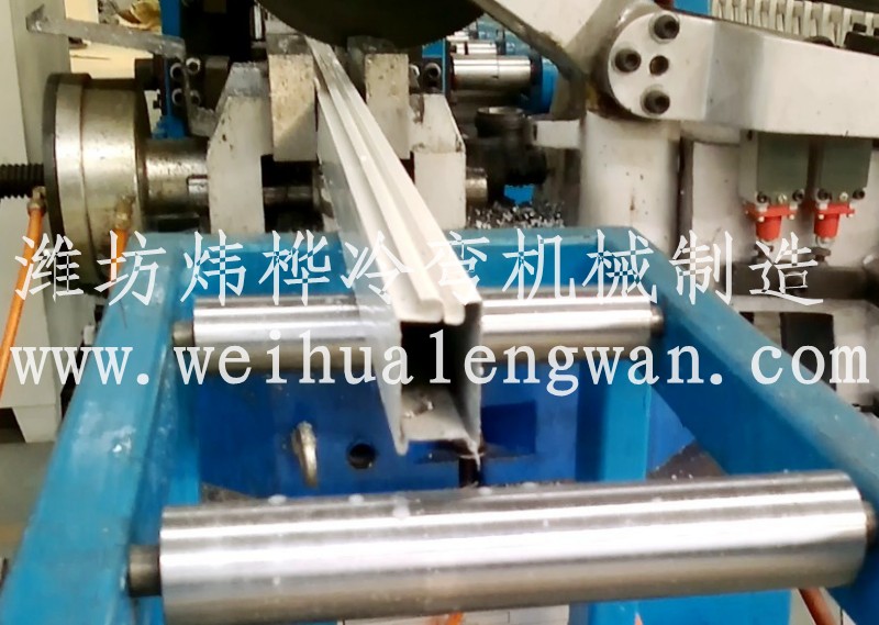 窗簾桿的類型及窗簾桿成型機的特點