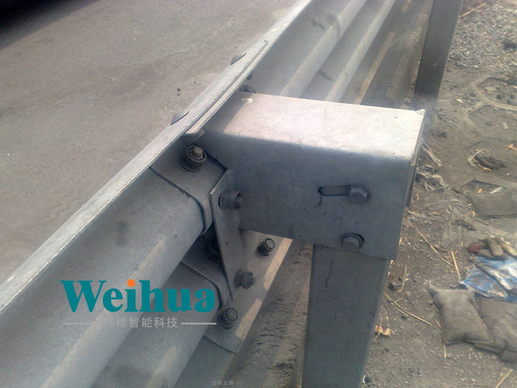 公路護攔板立柱沖孔成型設(shè)備
