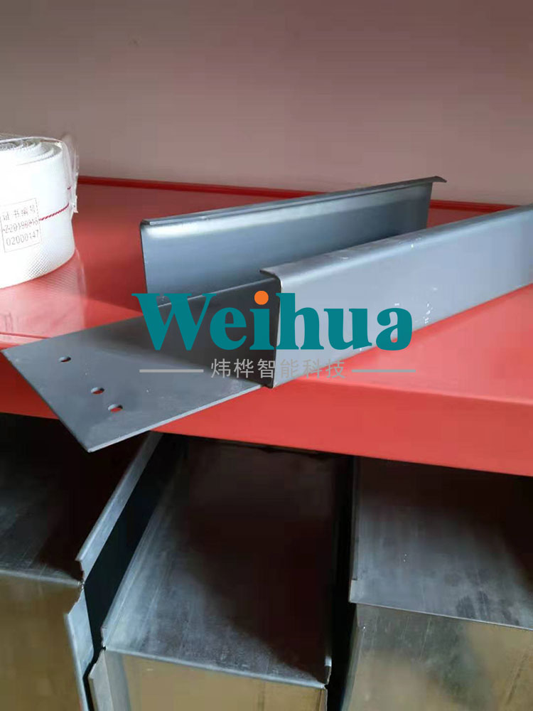 U型鋼自動成型機(jī)特點以及U型鋼和槽鋼的區(qū)別是什么